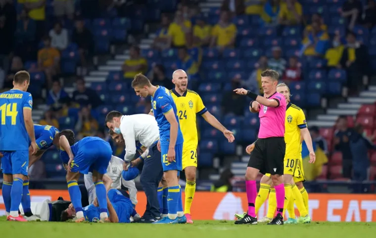 Nevjerojatno da je sudac za ovo prvo pokazao žuti karton