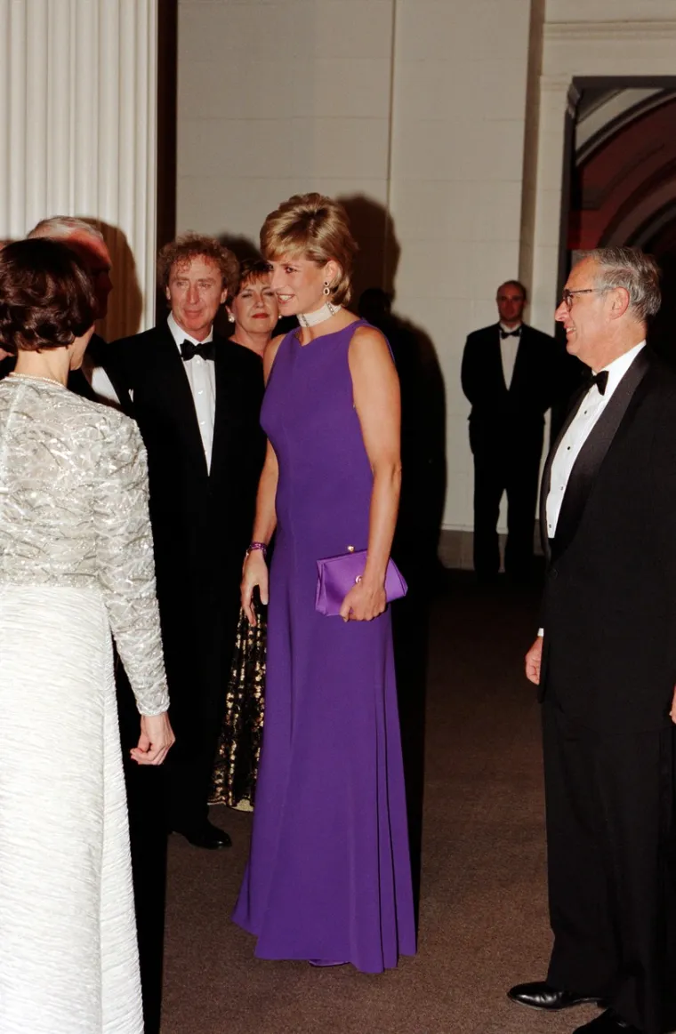 Princeza Diana nije šljivila kraljevska pravila odijevanja: Sjećate li se ovih njezinih seksi izdanja?
