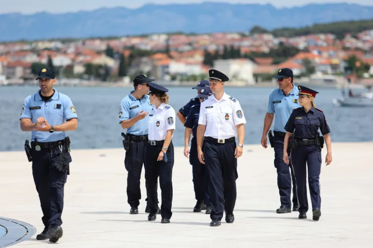 Zadarskoj policiji u ispomoć stigla policija iz Austrije, Mađarske i Poljske