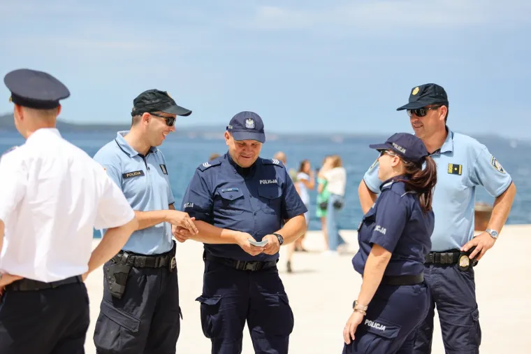 Zadarskoj policiji u ispomoć stigla policija iz Austrije, Mađarske i Poljske