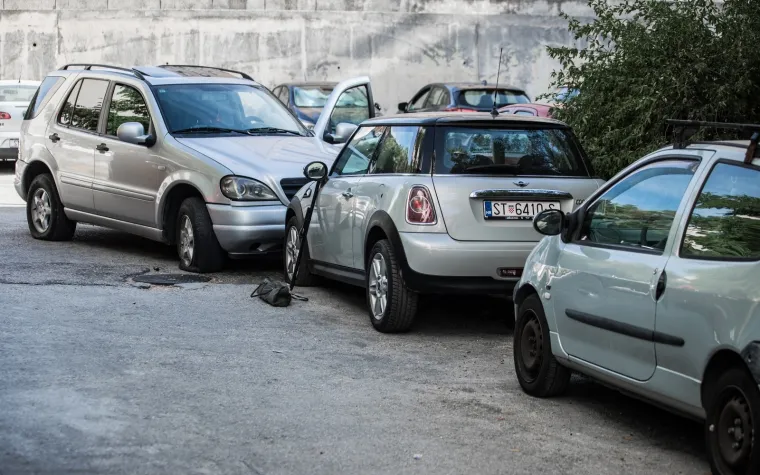 Novi obračun u splitskom kriminalnom podzemlju: Bomba pod Mercedesom eksplodirala kada je vozač sjeo u auto