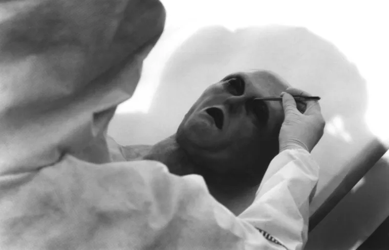 Više puta je dokazano kako je film s navodnom autopsijom falsifikat, ali teoretičari zavjere odgovaraju jednostavno: &apos;Tako ONI žele da mislite&apos; Foto:Profimedia