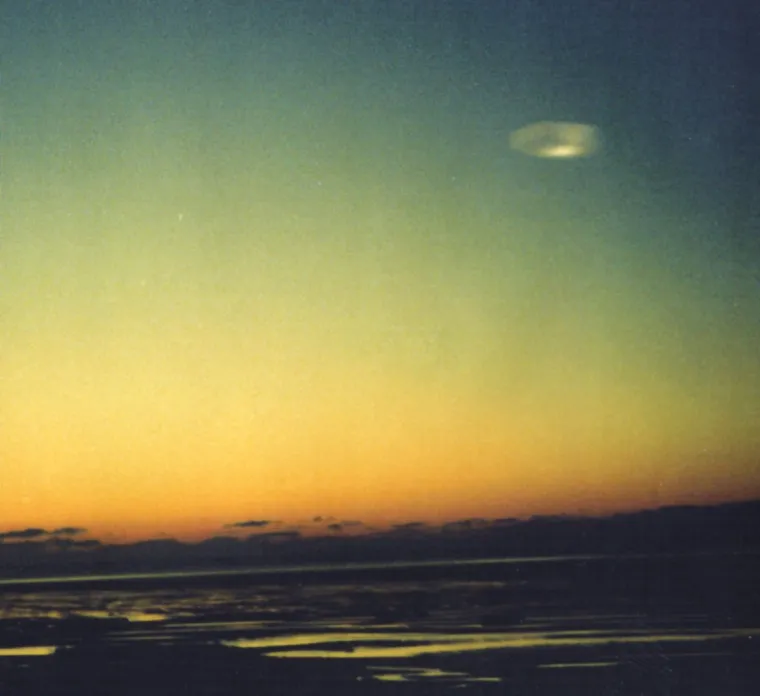 Ovaj NLO je zapravo prljavština na leći Foto:Profimedia