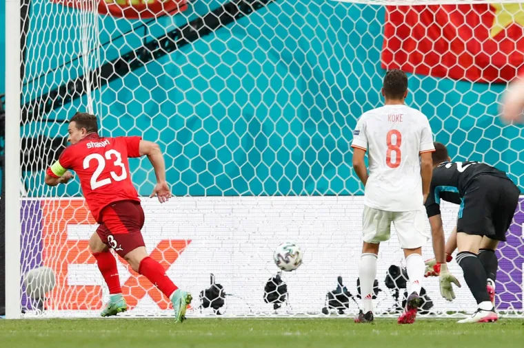 Shaqiri zabija &Scaron;panjolcima