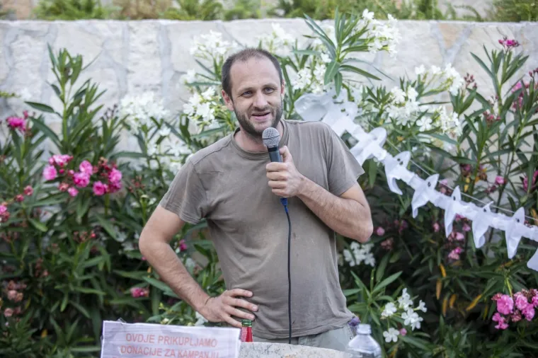 Mnogi poznati na Festivalu bespravne gradnje: 'Kome smeta hrvacki asvalt?'