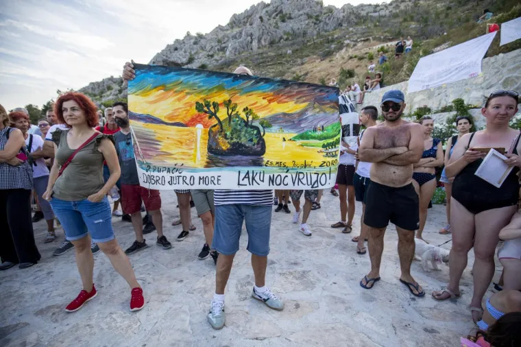 Mnogi poznati na Festivalu bespravne gradnje: 'Kome smeta hrvacki asvalt?'