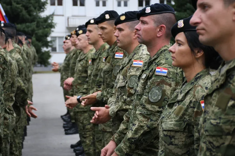 U Poljsku ispraćen 8. vojni kontigent: Od 80 pripadnika Hrvatske vojske, &scaron;est je žena