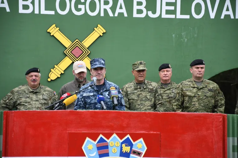 U Poljsku ispraćen 8. vojni kontigent: Od 80 pripadnika Hrvatske vojske, &scaron;est je žena