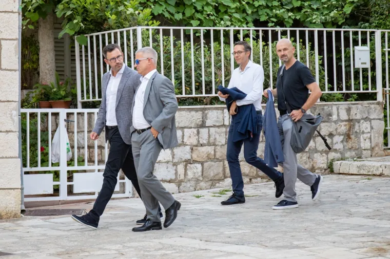 Konferencija Rimca i poslovnih partnera u Dubrovniku pod budnim okom osiguranja: Pogledajte tko je sve do&scaron;ao na tvrđavu Lovrijenac