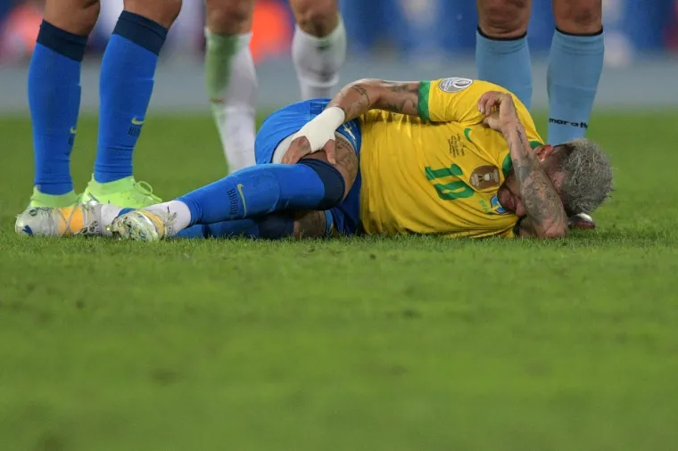 Brazilac zbog ovakvih stvari nikada neće biti velik, pogledajte &scaron;to je radio većinu vremena protiv Perua