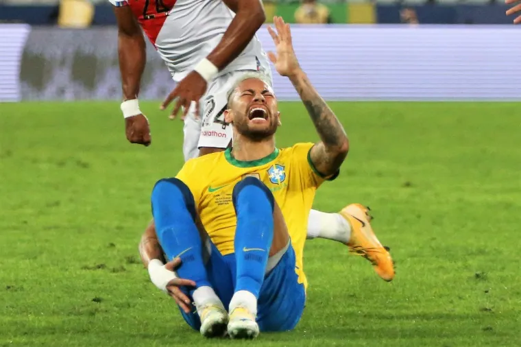 Brazilac zbog ovakvih stvari nikada neće biti velik, pogledajte &scaron;to je radio većinu vremena protiv Perua