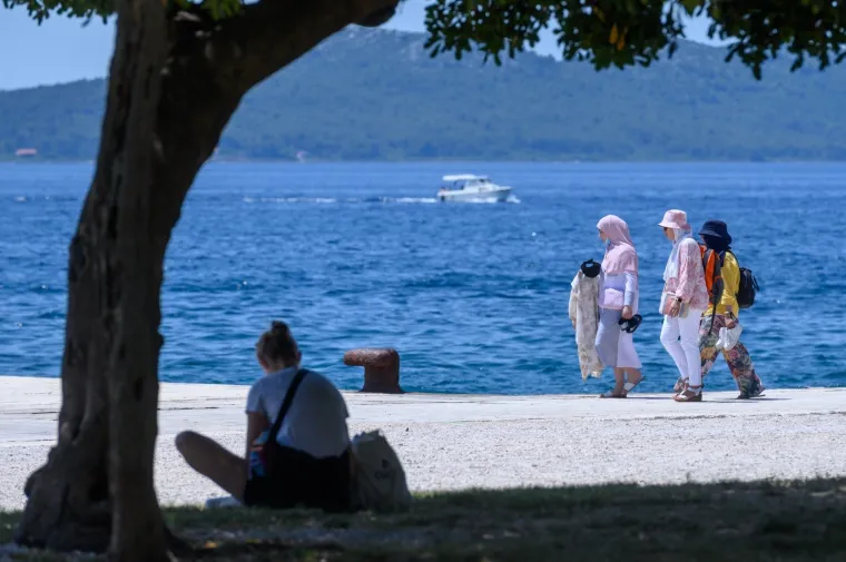 &Scaron;to bi rekao Mujo, samo da ne padne snijeg pa da ga moramo na ove vrućine bacati