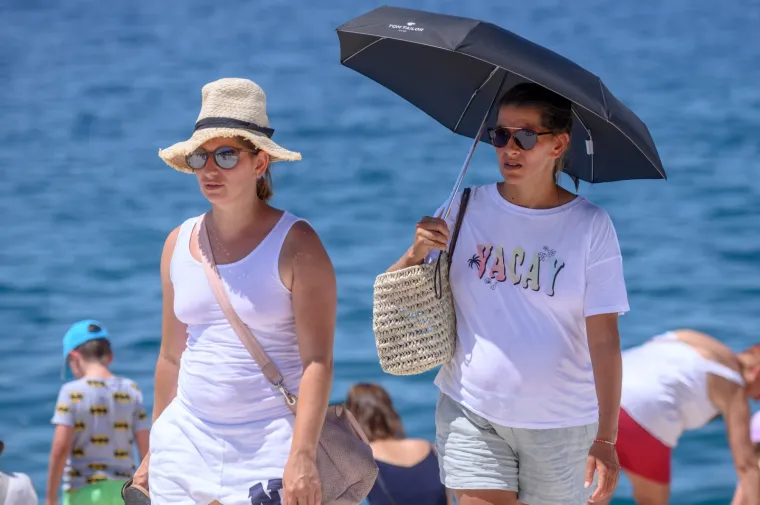 &Scaron;to bi rekao Mujo, samo da ne padne snijeg pa da ga moramo na ove vrućine bacati