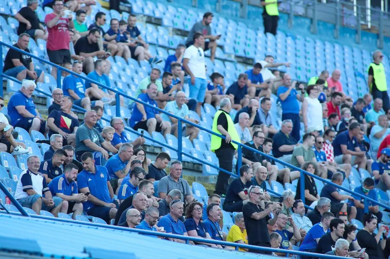 Stigli prvi kadrovi s Maksimira, već duže vrijeme nismo svjedočili ovakvim prizorima