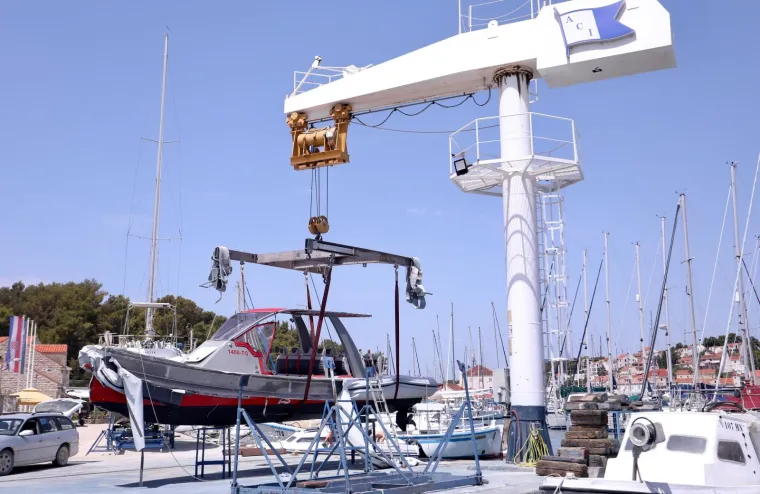 Izvučen je brod koji je sudjelovao u sinoćnjoj pomorskoj nesreći u tjesnacu Splitska vrata