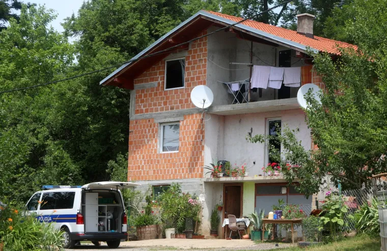 Ubijen mu&scaron;karac kod Otočca? Policija dobila dojavu o mu&scaron;kom tijelu u obiteljskoj kući