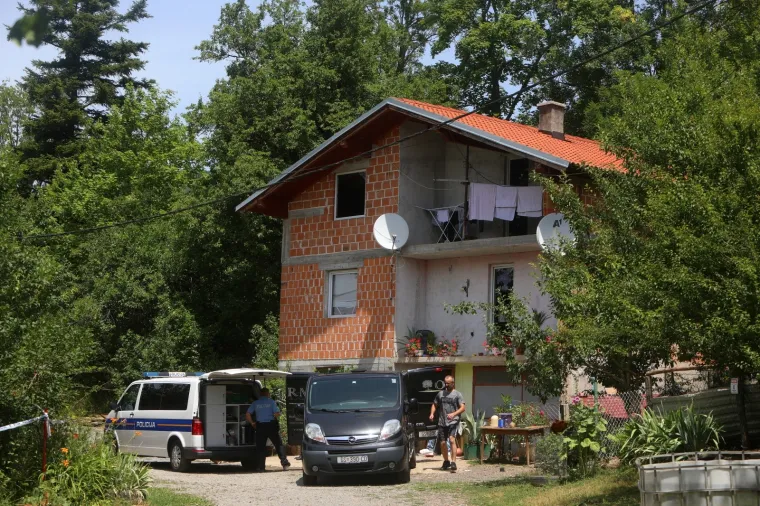 Ubijen mu&scaron;karac kod Otočca? Policija dobila dojavu o mu&scaron;kom tijelu u obiteljskoj kući