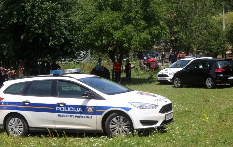 Ubijen mu&scaron;karac kod Otočca? Policija dobila dojavu o mu&scaron;kom tijelu u obiteljskoj kući