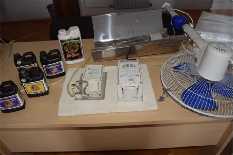 Crvene, plave, žute i zelene teglice, a imao je i svu opremu: Pogledajte &scaron;to je varaždinska policija prona&scaron;li u jednoj kući!