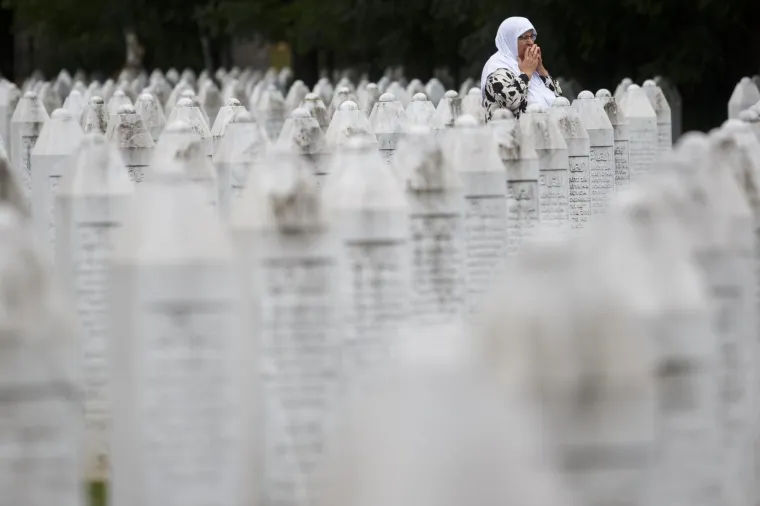 U BiH ispraćeni posmrtni ostaci 19 žrtava genocida u Srebrenici: 'Dok je svijeta i vijeka odavat ćemo po&scaron;tovanje'