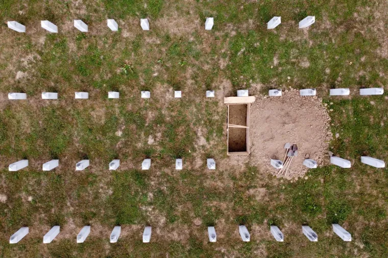 U BiH ispraćeni posmrtni ostaci 19 žrtava genocida u Srebrenici: 'Dok je svijeta i vijeka odavat ćemo po&scaron;tovanje'