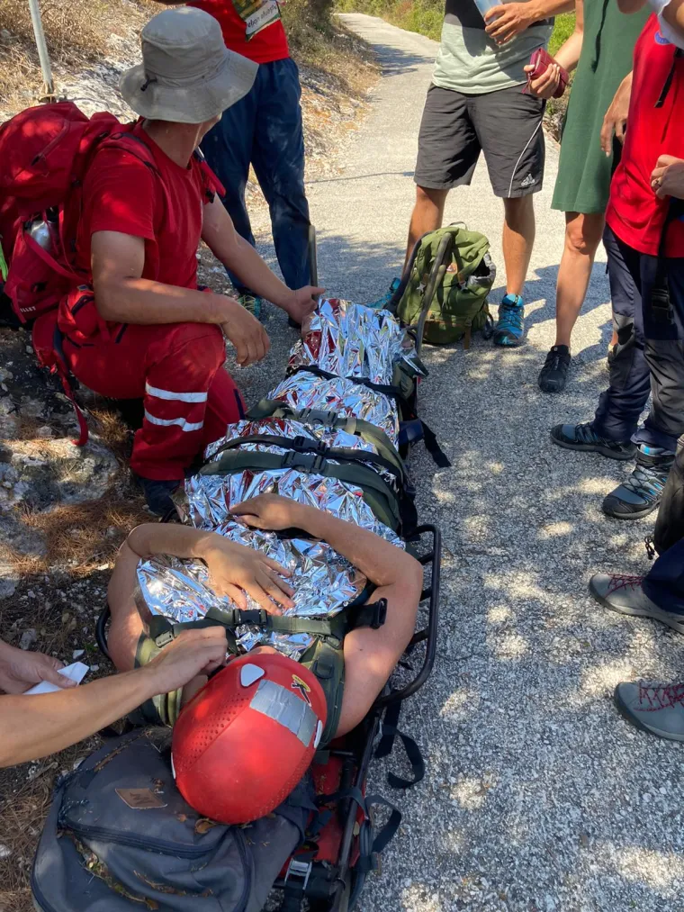 Brza intervencija HGSS-a spasila ženu koja je pala nakon što joj se pod nogama odronio dio staze