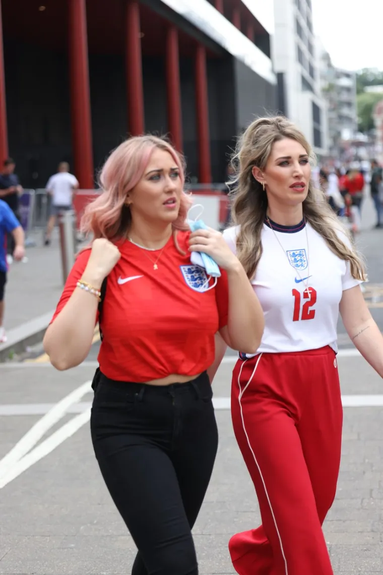 Ljepotice okupirale tribine, Kaneu i društvu stigla najdraža podrška