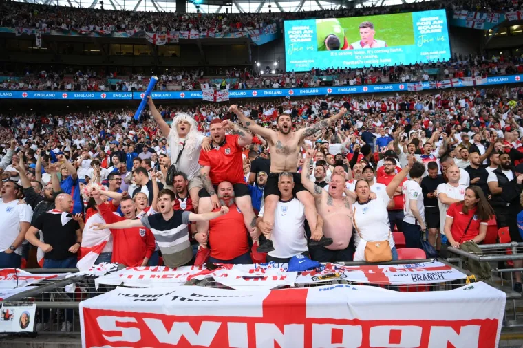 Engleski navijači ponovili su užasnu gestu na startu utakmice finala Europskog prvenstva protiv Italije. Englezi su bukali na himnu Italije!