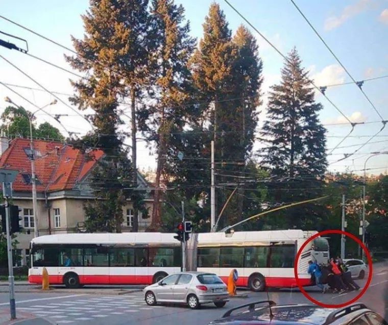 Pogledajte 70 urnebesnih 'simptoma' koji nedvojbeno ukazuju na to da ste okruženi Slavenima