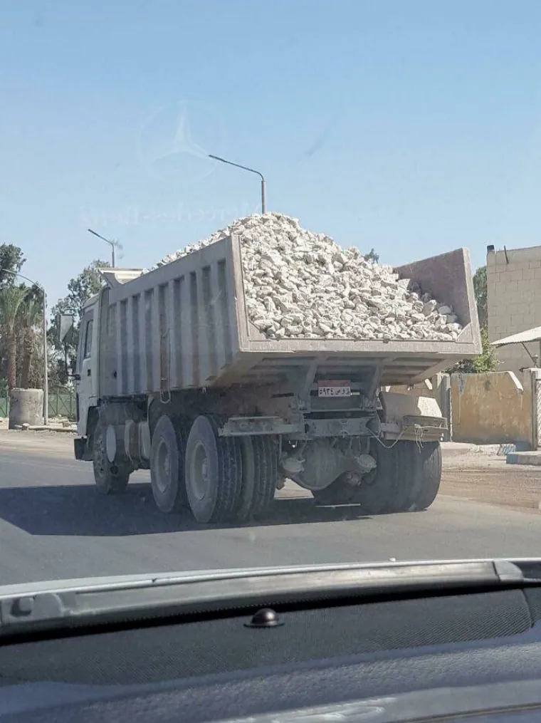 'Ovdje vidimo rijedak prizor terenaca kako sunčaju podvozje'; među genijalcima i jedna fotka iz susjedstva