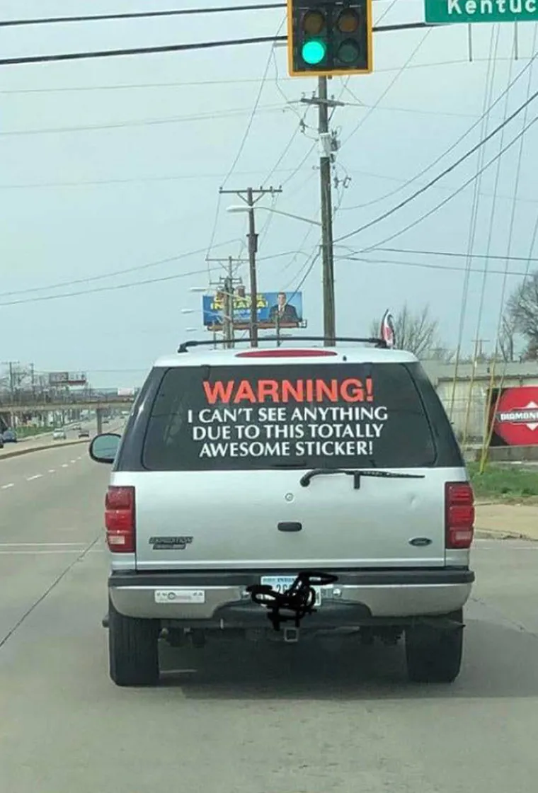 'Ovdje vidimo rijedak prizor terenaca kako sunčaju podvozje'; među genijalcima i jedna fotka iz susjedstva