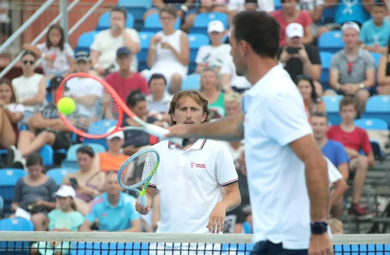 U velikom finalu humanitarnog spektakla Modrić i Čilić pobijedili Perišića i Dodiga