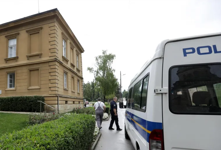 PNUSKOK pretresa urede u Gradskim grobljima Zagreb