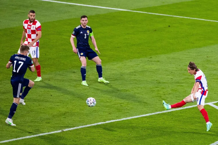 Modrićeva majstorija zavšila na trećem mjestu, pobjedu odnio gol s centra