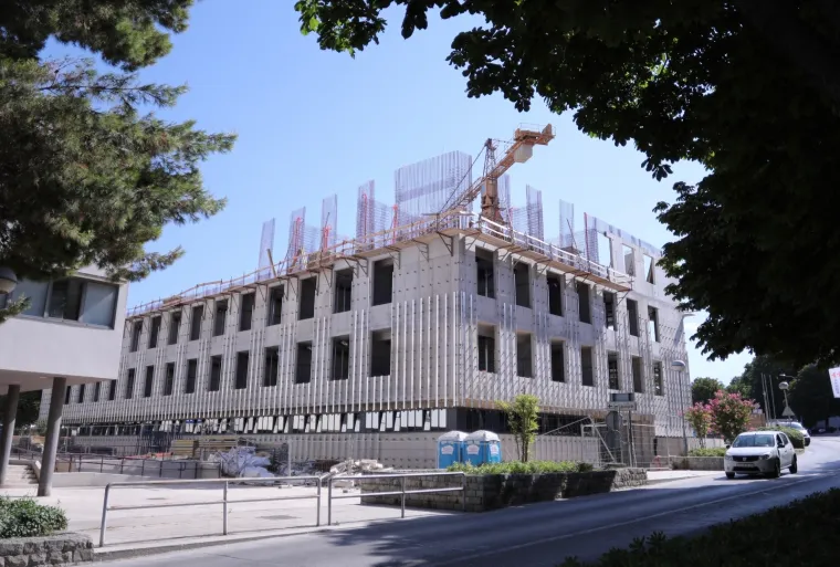 Ovo je moguće samo u Hrvatskoj! Inspekcija zabranila radove na zgradi suda radi nezakonite gradnje