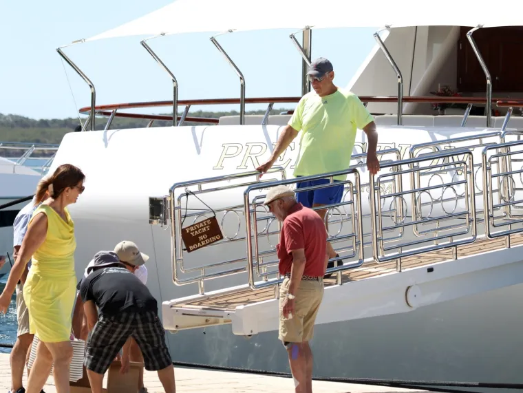 Američki milijarder i glavni donator demokrata James Simons plovi Jadranskom obalom