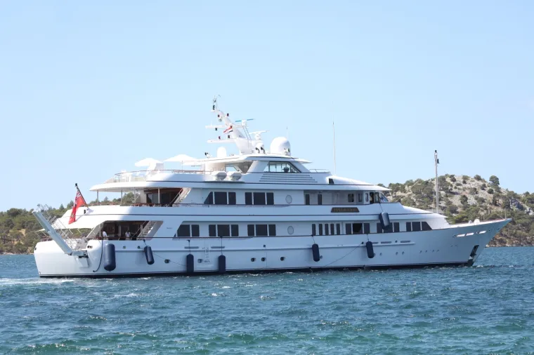 Američki milijarder i glavni donator demokrata James Simons plovi Jadranskom obalom