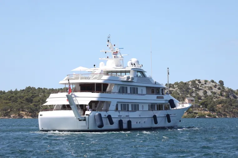 Američki milijarder i glavni donator demokrata James Simons plovi Jadranskom obalom