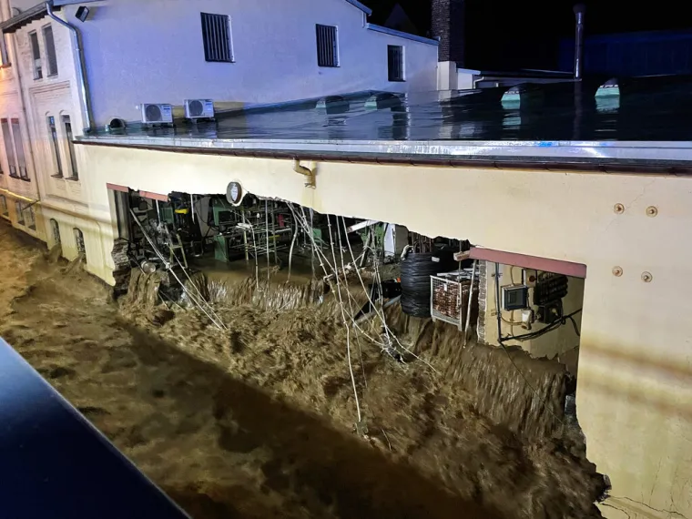 Katastrofalne poplave u Njemačkoj: Poginulo &scaron;est ljudi, među njima i dva policajca dok su spa&scaron;avali druge