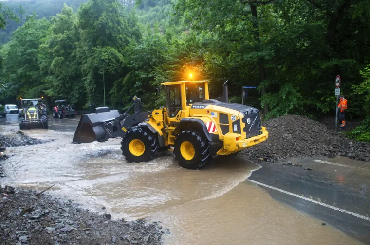 Katastrofalne poplave u Njemačkoj: Poginulo &scaron;est ljudi, među njima i dva policajca dok su spa&scaron;avali druge