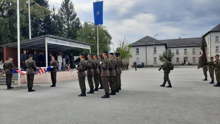 Predsjednik u Požegi na polaganju prisege 31. nara&scaron;taja ročnih vojnika