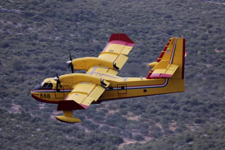 Uga&scaron;en požar nedaleko Trogira