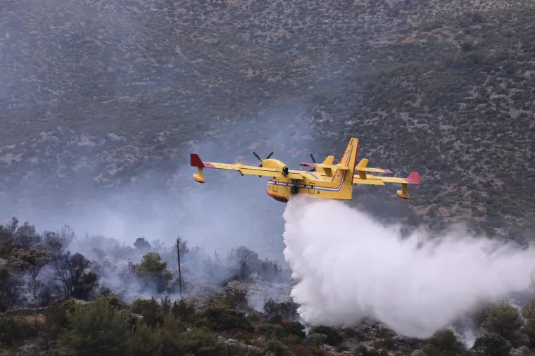 Uga&scaron;en požar nedaleko Trogira