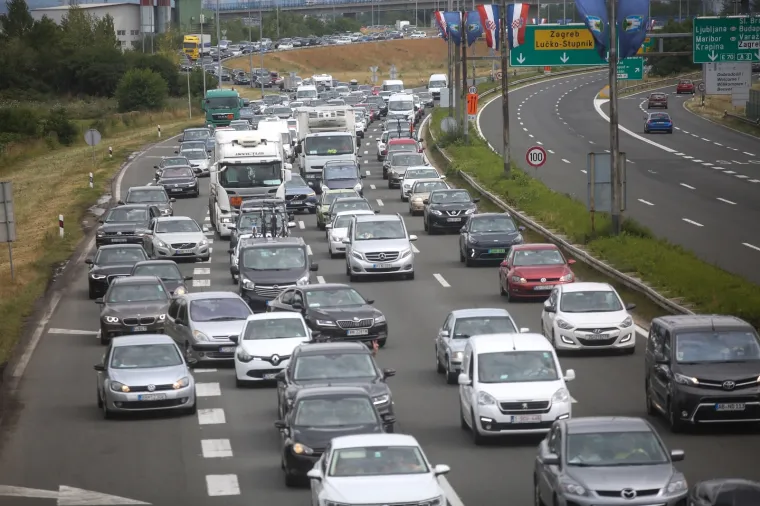 Velike kolone prema moru