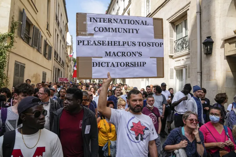 Dva centra za cijepljenje u Francuskoj uni&scaron;tena su u prosvjedima