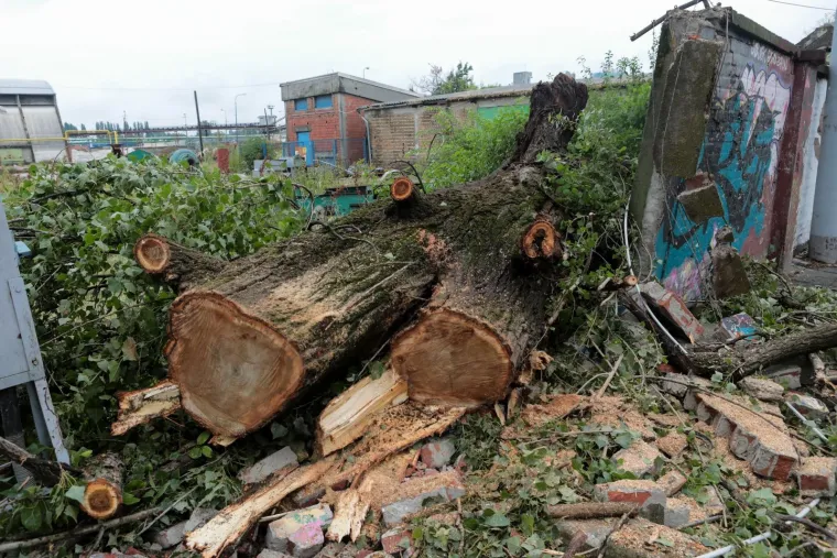 Jo&scaron; su vidljive &scaron;tete koje je napravilo olujno nevrijeme koje je za vikend pogodilo Osijek