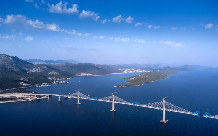 Fantastičan prizor: Pogledajte kako Pelje&scaron;ki most izgleda iz zraka