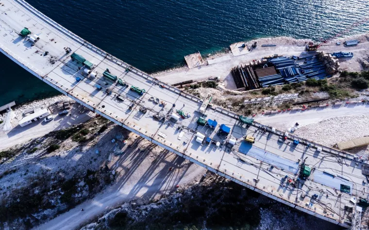 Fantastičan prizor: Pogledajte kako Pelje&scaron;ki most izgleda iz zraka