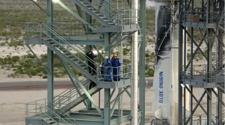 Najbogatiji čovjek svijeta Jeff Bezos došao do ruba svemira i uspješno sletio natrag na Zemlju