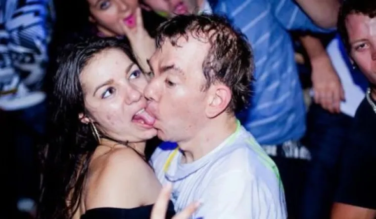 Tako je to izgledalo u vrijeme starog dobrog (ne)normalnog i jedva čekamo da Stožer kaže da se opet smijemo sramotiti